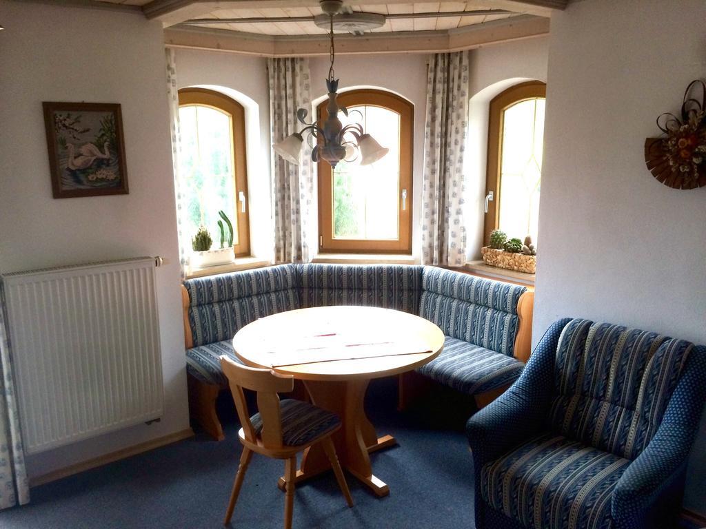 Landgasthof Schmalhofer Tittling Room photo